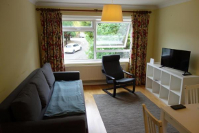 NEW Cosy 2 Bedroom Flat on Englefield Green